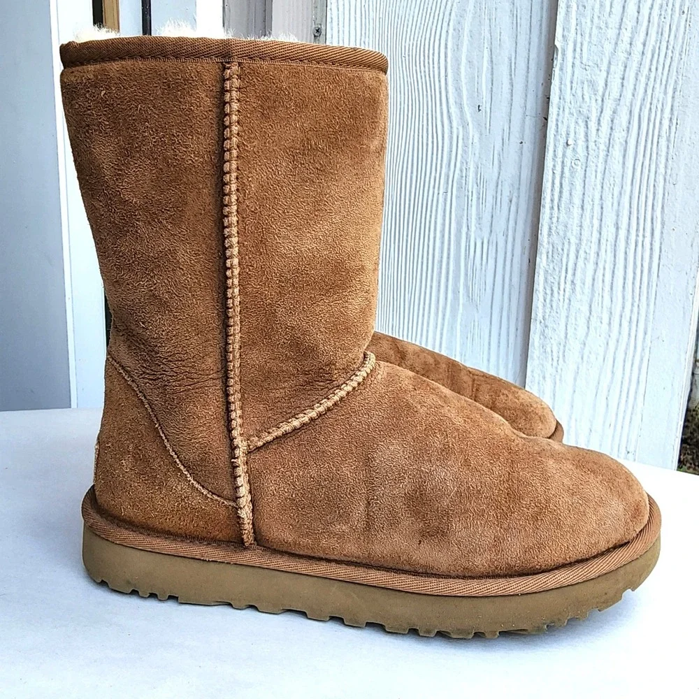 UGG Sz 8 Y2K Chestnut Suede Classic Short Boots Retro Early 2000s Scandinavian